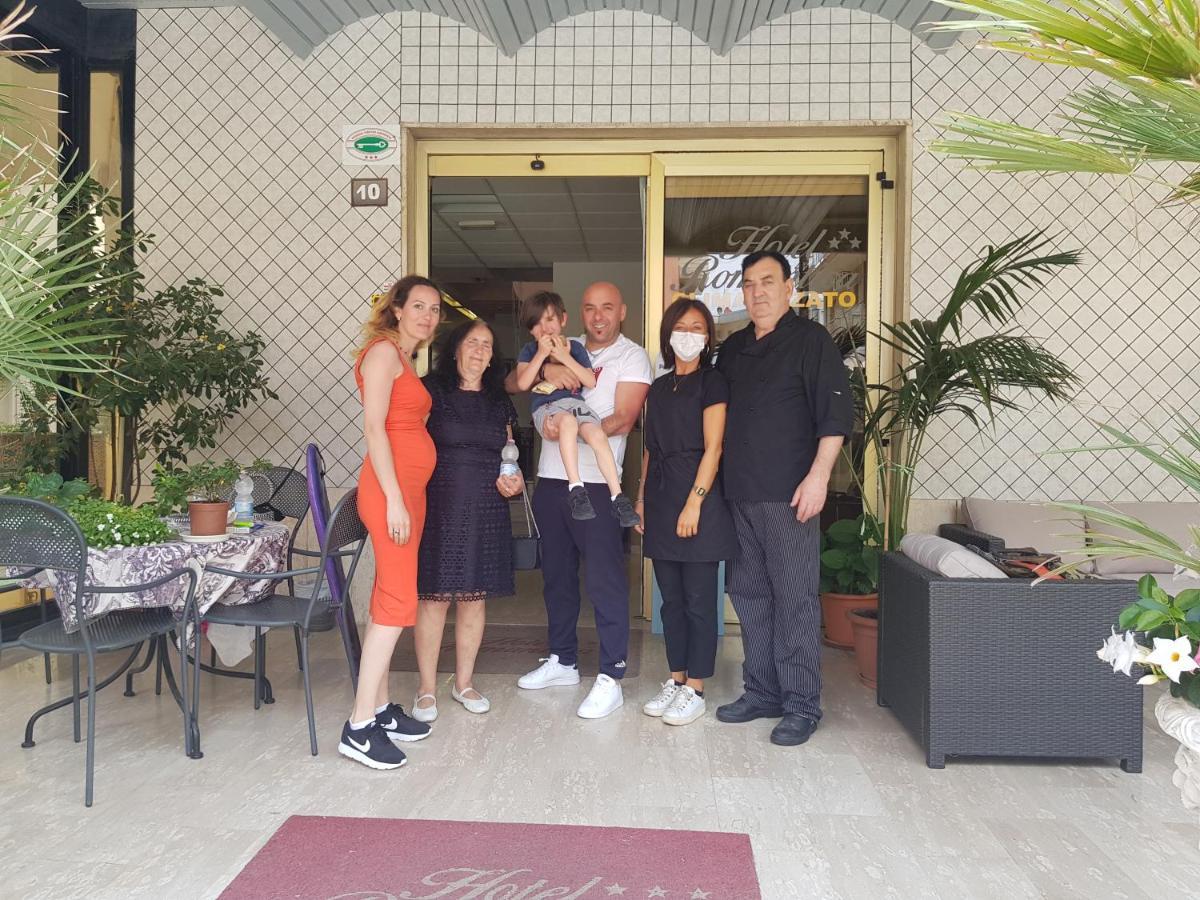 Hotel Romantica ريميني المظهر الخارجي الصورة