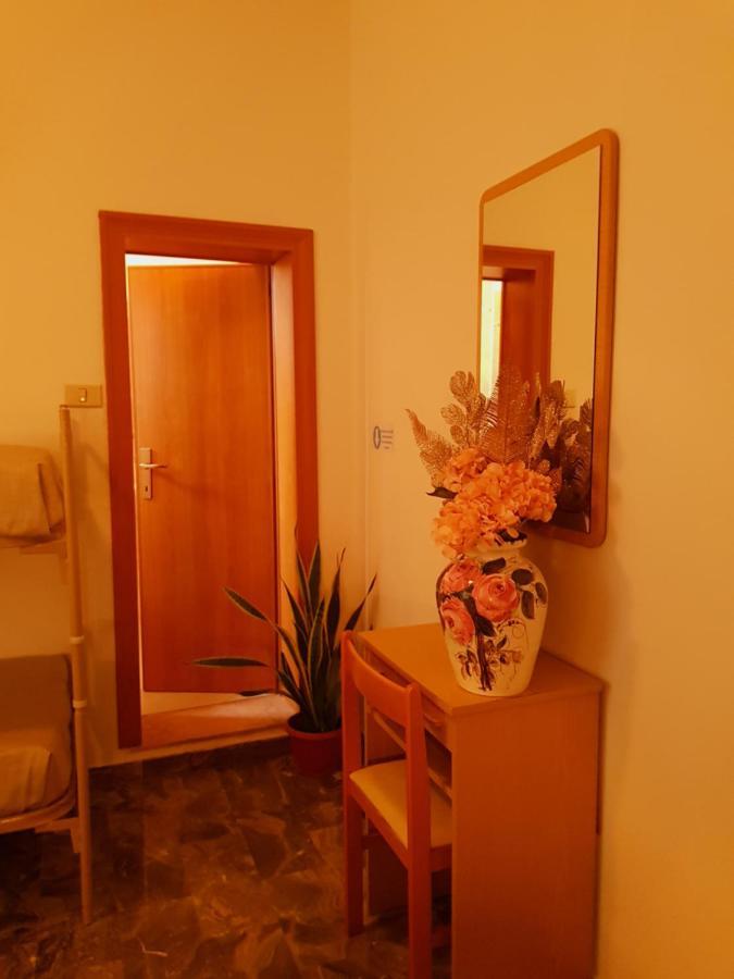 Hotel Romantica ريميني المظهر الخارجي الصورة