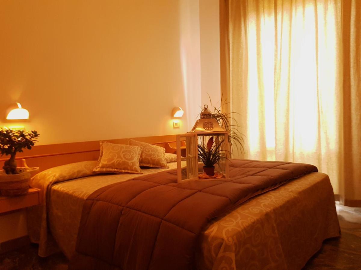 Hotel Romantica ريميني المظهر الخارجي الصورة