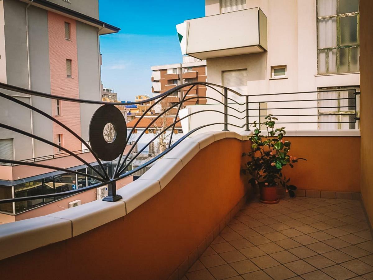Hotel Romantica ريميني المظهر الخارجي الصورة
