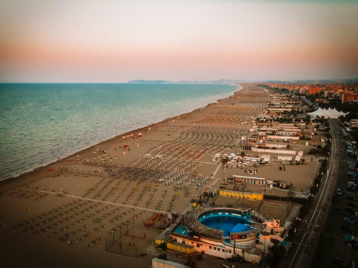 Hotel Romantica ريميني المظهر الخارجي الصورة