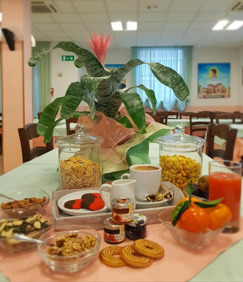 Hotel Romantica ريميني المظهر الخارجي الصورة